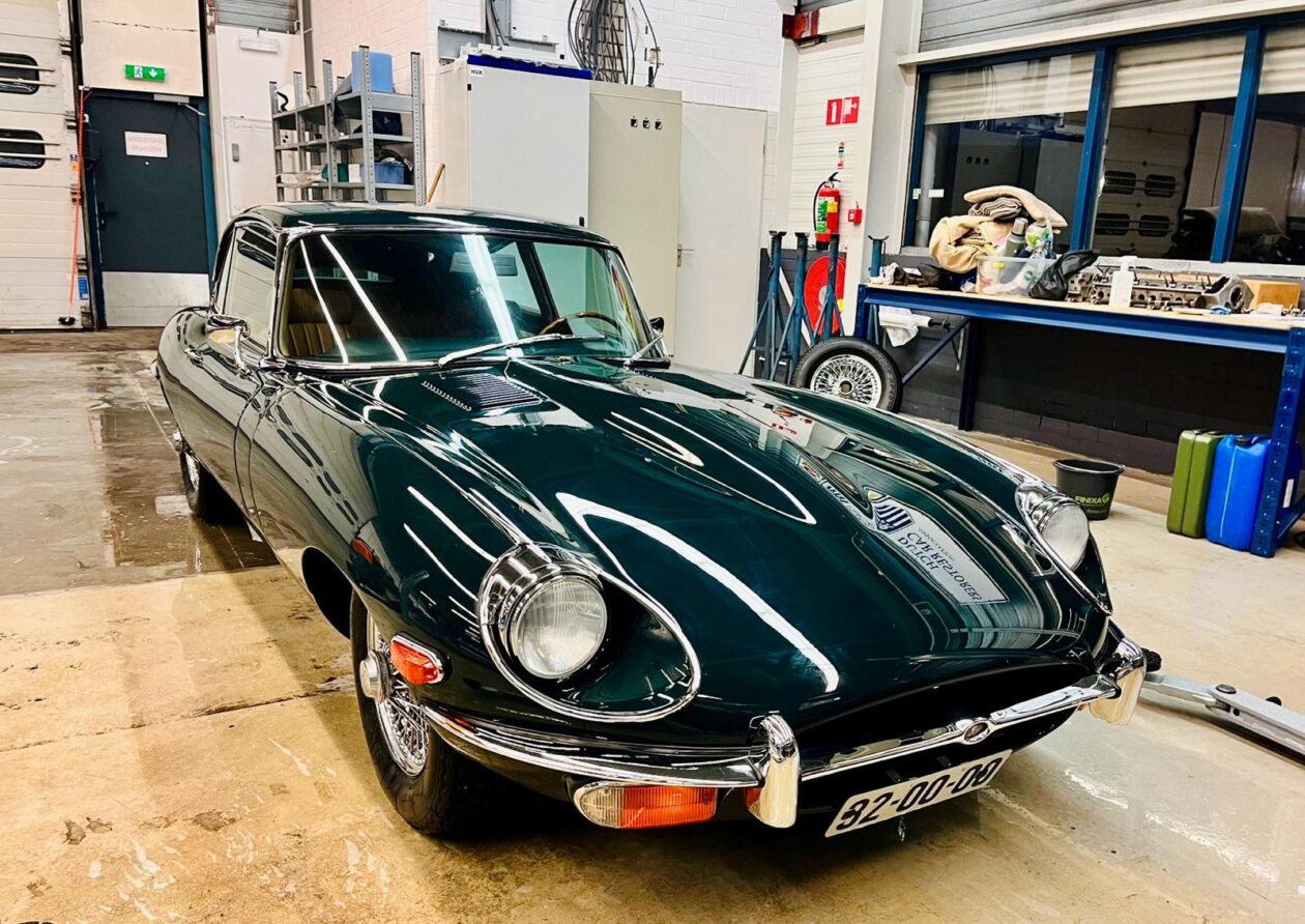 Jaguar E-type S2